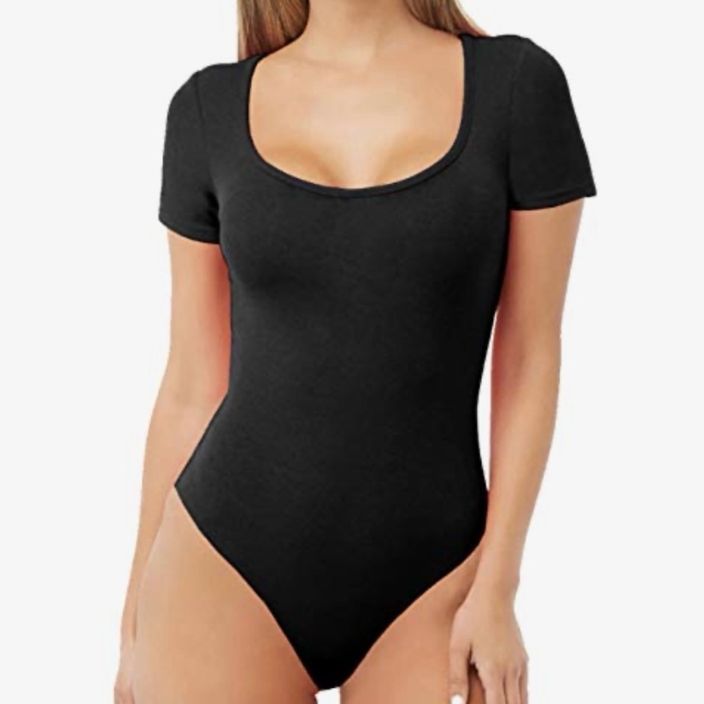 Mangdiup Black Short Sleeve Bodysuit Crew Neck Stretchy Thong Snap Crotch S EUC